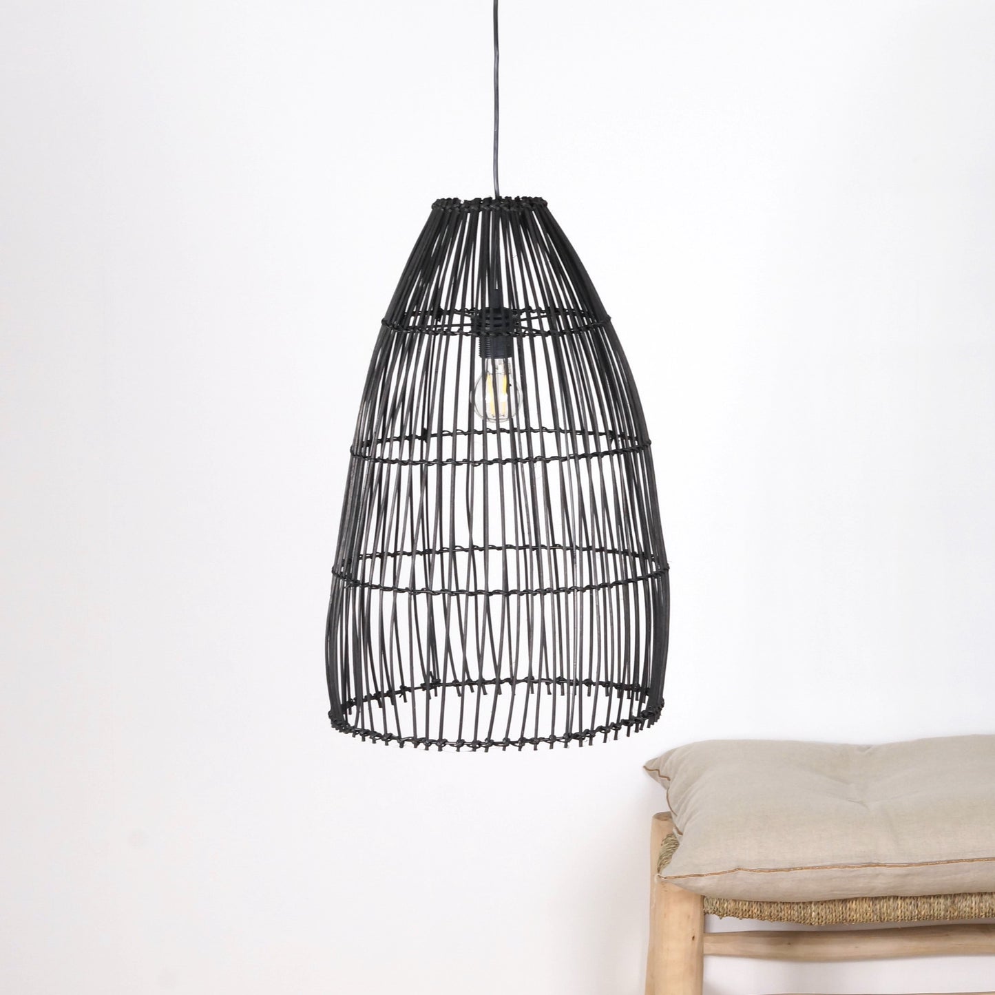 Suspension en rotin noir