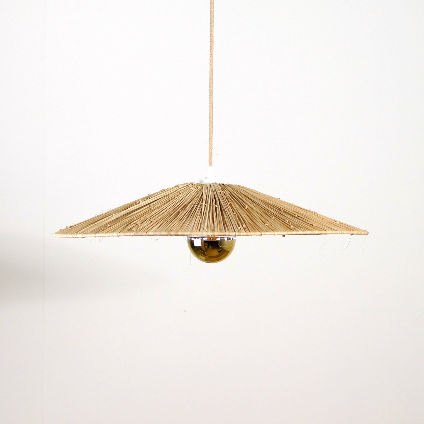 Suspension plate en raphia