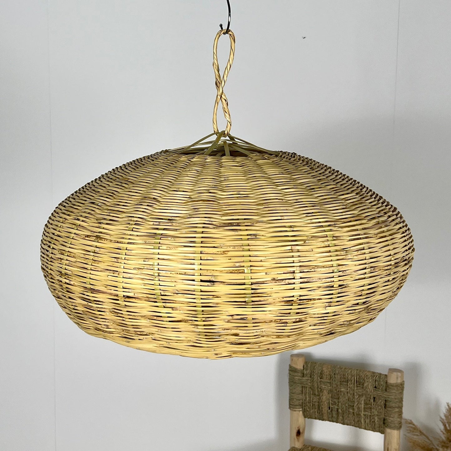 Suspension boule en roseau