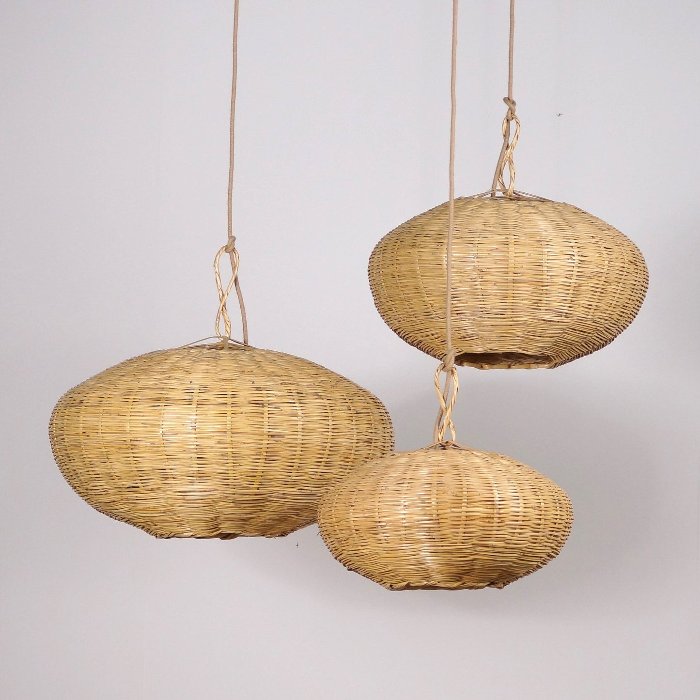 Suspension boule en roseau