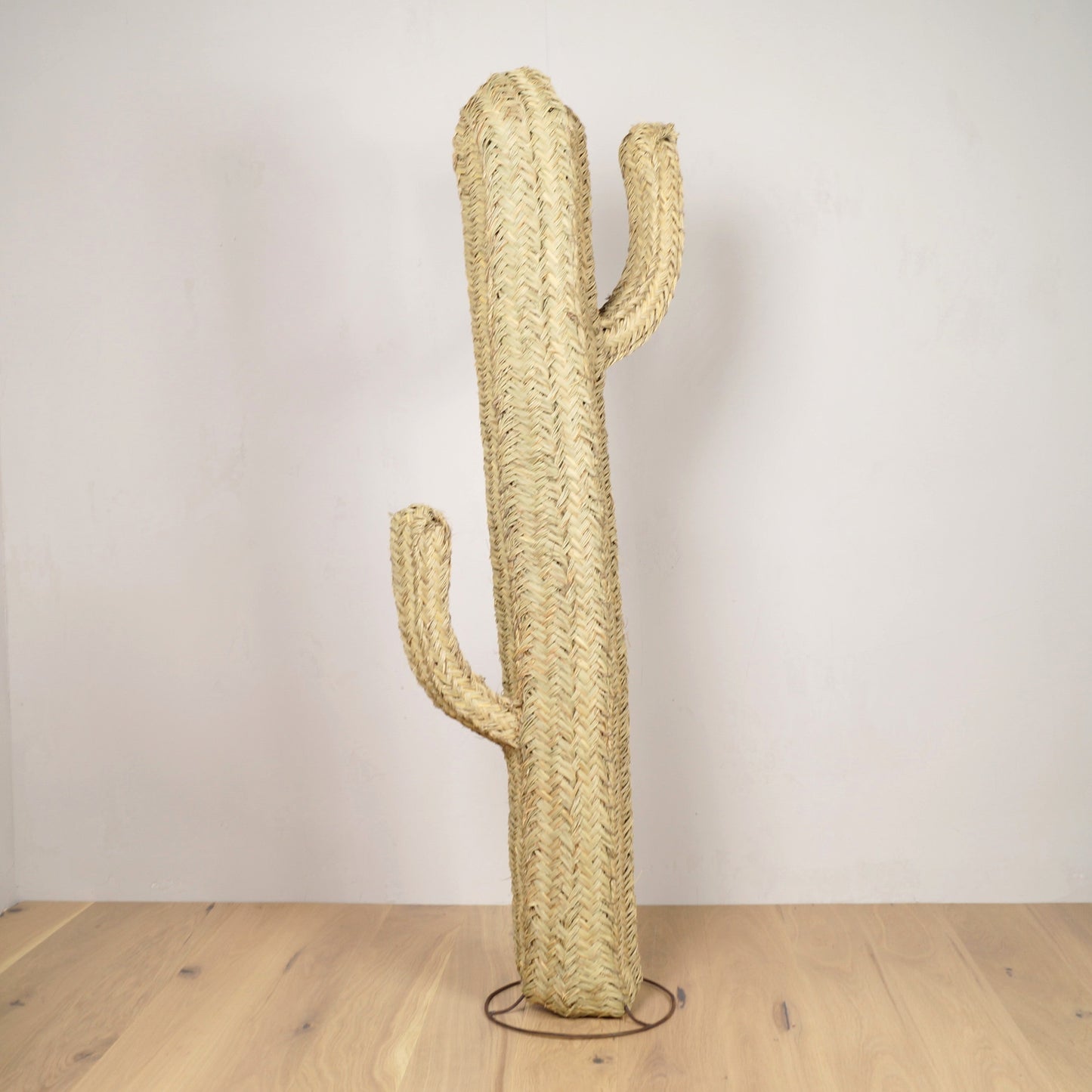 Cactus doum en paille tressée sur pied 150cm