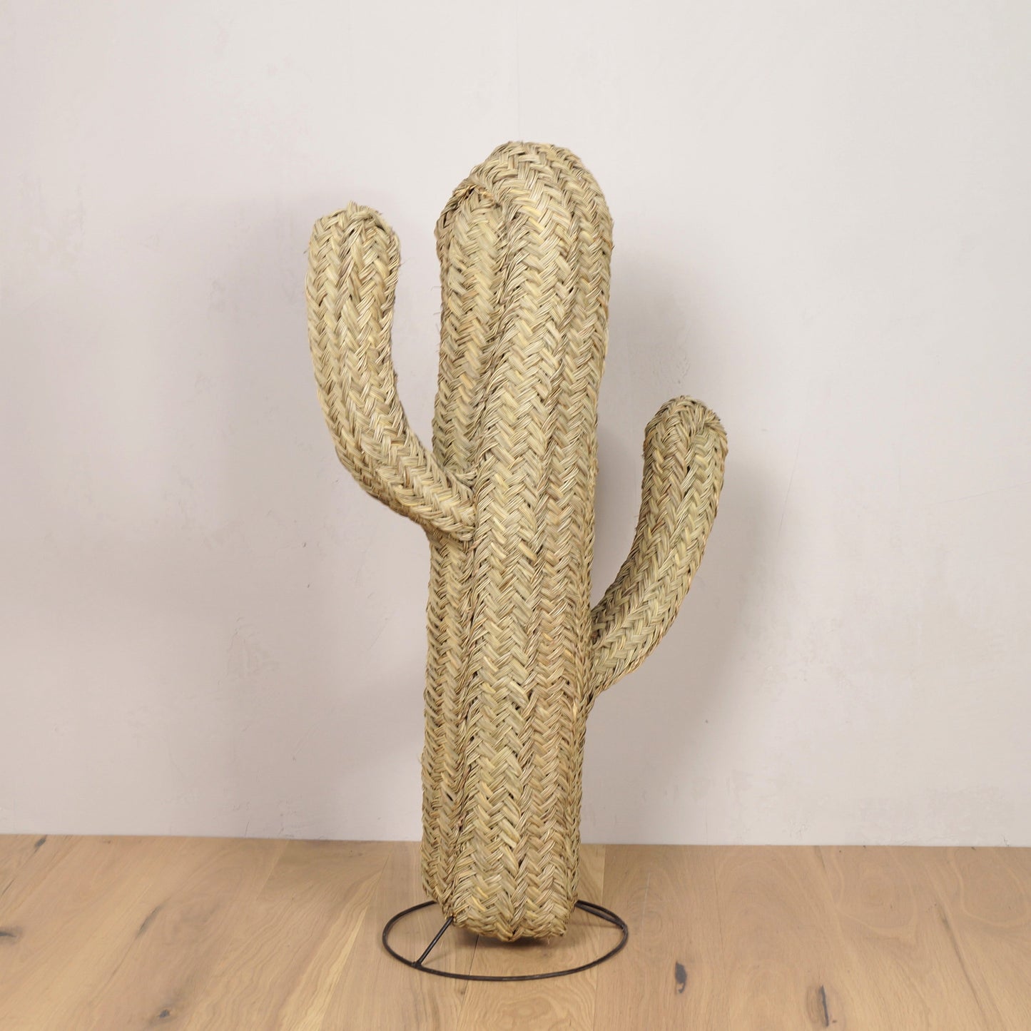 Cactus doum en paille tressée sur pied 100cm