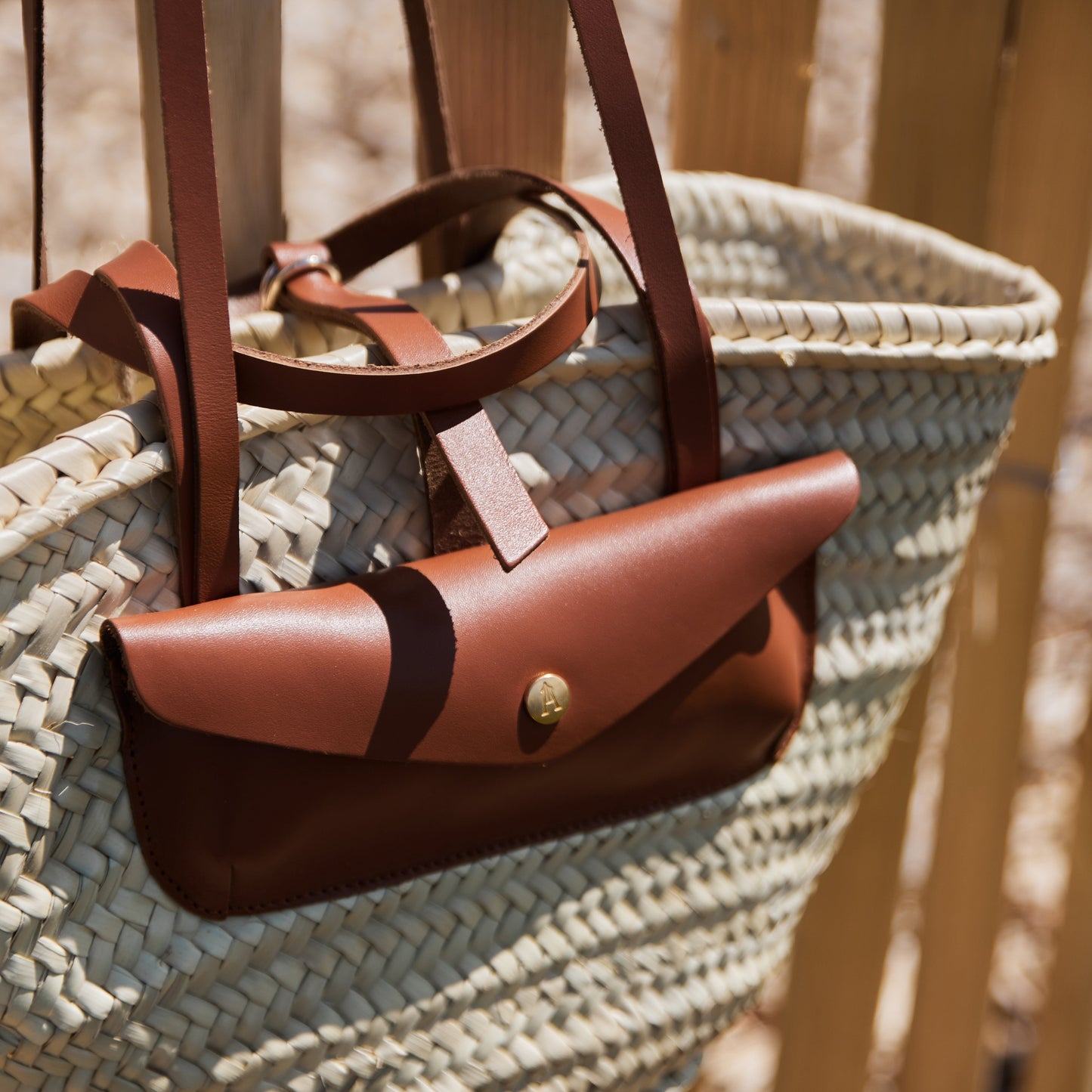 Panier tressé pochette caramel